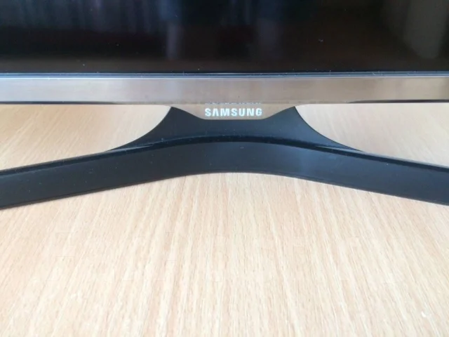 Samsung UE32J5100. LCD (��) ����