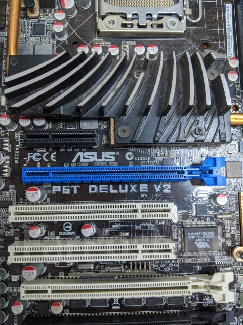 LGA1366 ����