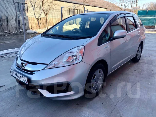 Honda Fit Shuttle. �������, ��������, 1.3 (88��.�.), ������, 84 000����. �� ����