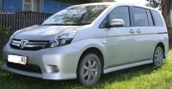 Toyota Isis ����