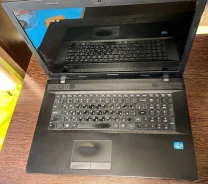 Lenovo G700. 17.3", 2,6����, ��� 8 ��, ���� 256���, WiFi, Bluetooth, ����������� �� 3��. ����