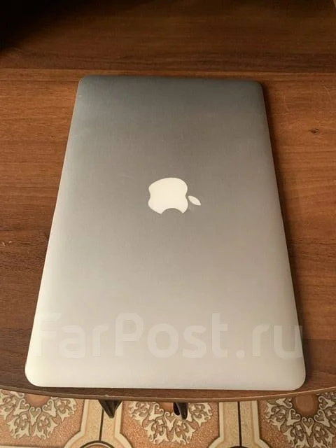Apple MacBook Air 11. WiFi: 1 ����