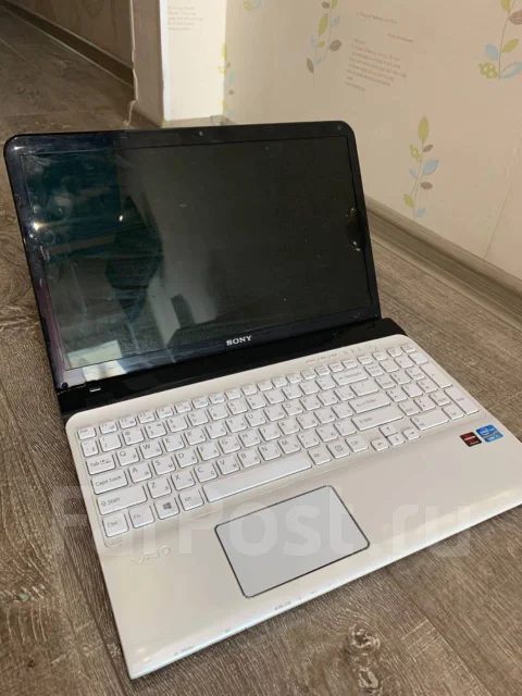 Sony VAIO SVE151D11V. 2,5����, WiFi: 1, Bluetooth: 1 ����