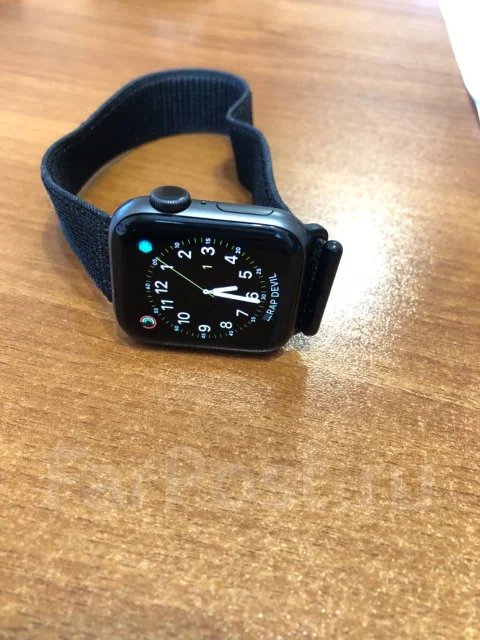 Apple Watch Series 4 Nike+ ����