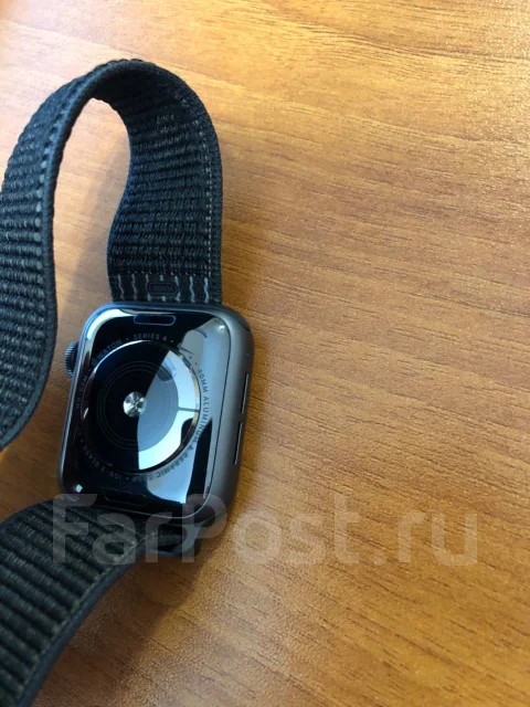 Apple Watch Series 4 Nike+ ����
