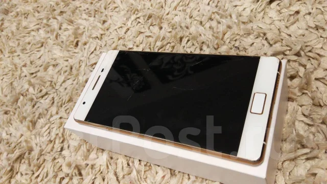 Philips Xenium X818. �/�, �����, 3G, 4G LTE, NFC ����