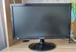 Samsung. 19" ����