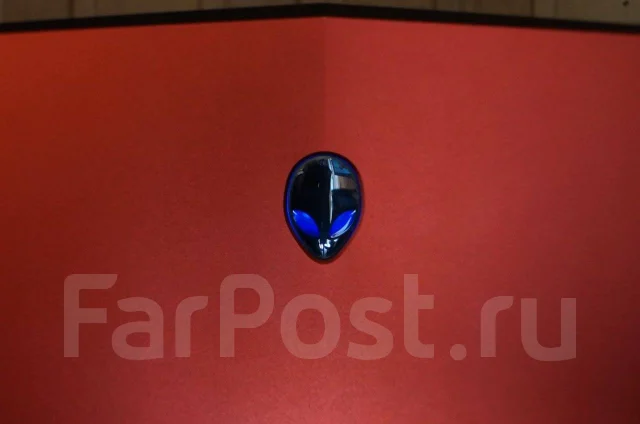 Dell Alienware M17x. 17.3", 3,6����, ��� 8 ��, ���� 240���, WiFi: 1, Bluetooth: 1 ����