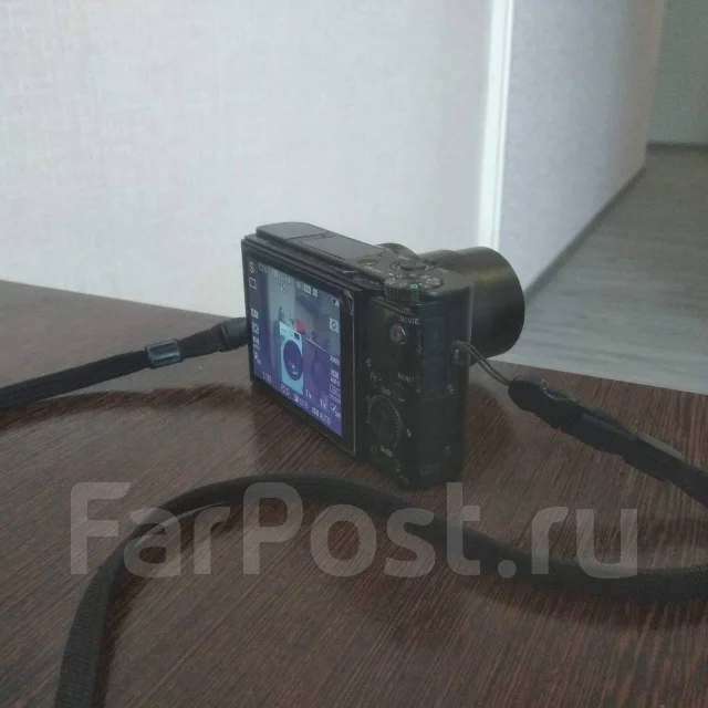 Sony Cyber-shot DSC-RX100 III. 20 � ����� ��, ���: 3� ����