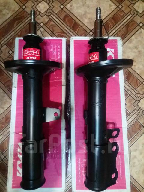 Комплект задних амортизаторов, газо-масляные KYB Excel-G, новый, в ...