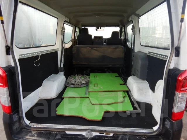 Nissan NV350 Caravan. VW6E26, YD25 ����