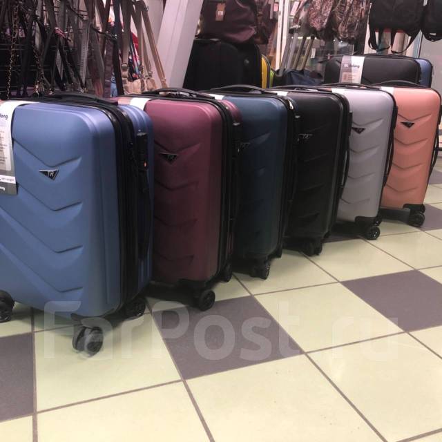 Чемодан, новый, в наличии. Цена: 2 550₽ во Владивостоке