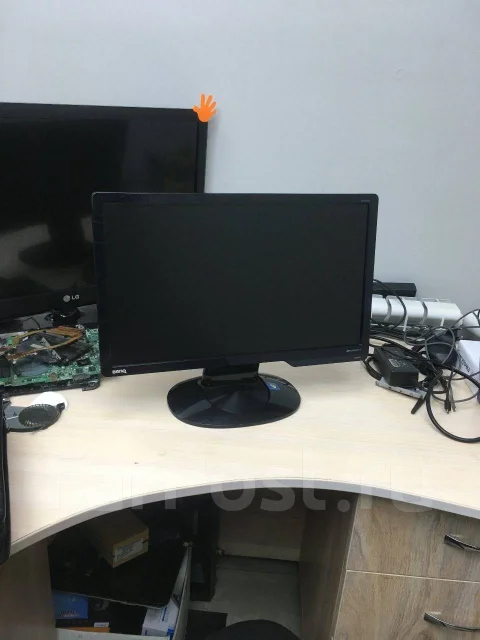 BenQ. 19" ����