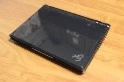 Asus Eee PC 900. 8.9", 0,9����, ��� 512 ��, ���� 12���, WiFi, ����������� �� 3��. ����