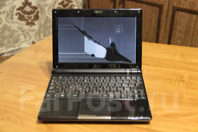 Asus Eee PC 900. 8.9", 0,9����, ��� 512 ��, ���� 12���, WiFi: 1, ����������� �� 3��. ����