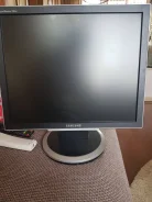 Samsung. 15" ����