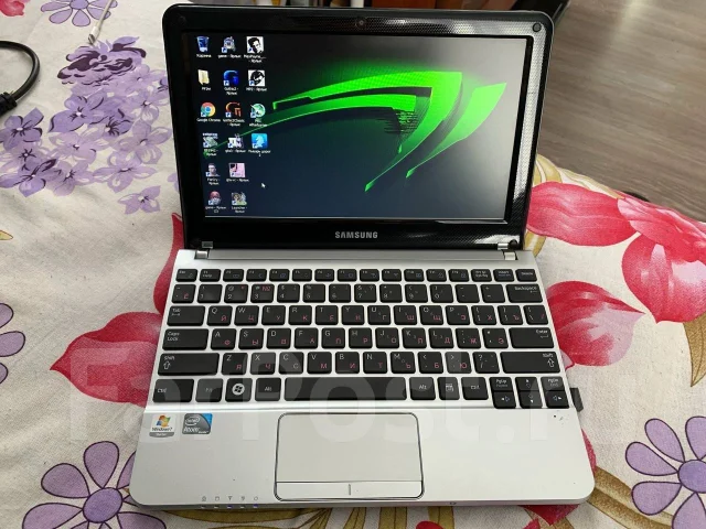 Samsung NC210. 10.1", 1,5����, ��� 2048 ��, ���� 250���, WiFi: 1, Bluetooth: 1, ����������� �� 14��. ����