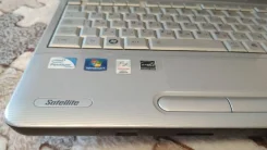 Toshiba Satellite ����