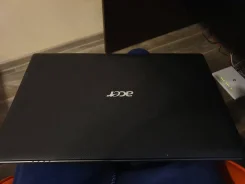 Acer Aspire 5560G. 15.6", 2,4����, ��� 8 ��, ���� 750���, WiFi, Bluetooth, ����������� �� 4��. ����