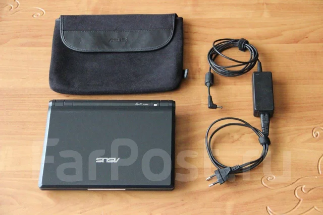 Asus Eee PC 900. 8.9", 0,9����, ��� 1024 ��, ���� 12���, WiFi: 1, ����������� �� 3��. ����