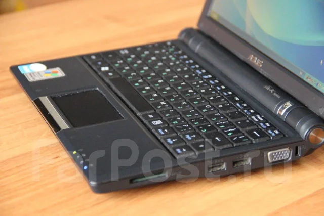 Asus Eee PC 900. 8.9", 0,9����, ��� 1024 ��, ���� 12���, WiFi: 1, ����������� �� 3��. ����