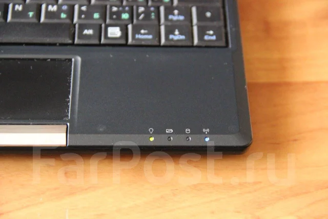 Asus Eee PC 900. 8.9", 0,9����, ��� 1024 ��, ���� 12���, WiFi: 1, ����������� �� 3��. ����