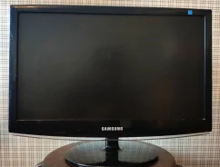 Samsung. 20" ����