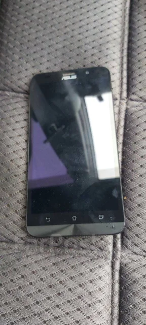 Asus ZenFone 2. �/� ����