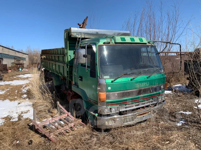 Isuzu Giga ����