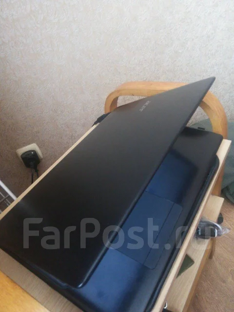 Acer Aspire E1-532. 15.6", 1,4����, ��� 4 ��, ���� 500���, WiFi: 1, Bluetooth: 1, ����������� �� 3��. ����