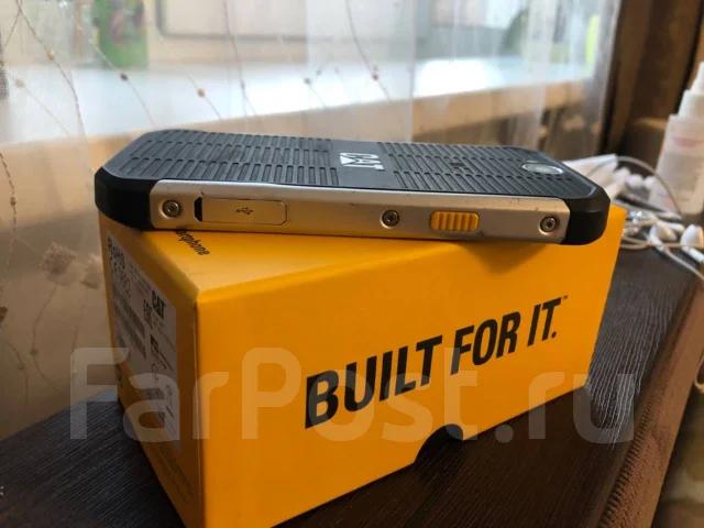 Caterpillar Cat S40. �/� ����
