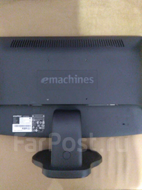 eMachines. 18" ����