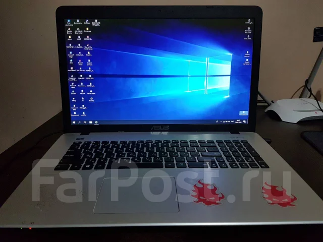 Asus X751L. 17.3", 2����, ��� 4 ��, ���� 500���, WiFi: 1, Bluetooth: 1 ����