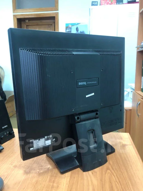 BenQ. 17" ����