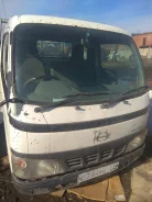 Hino Dutro ����