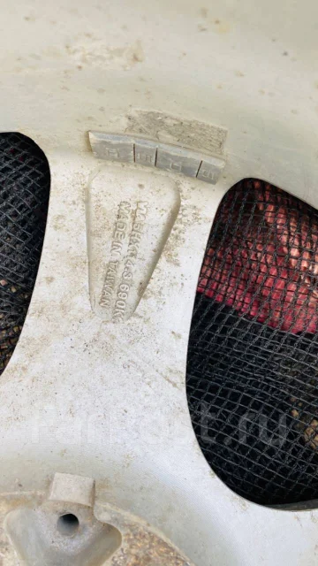 4 Racing. x18", 5x114.3 ����