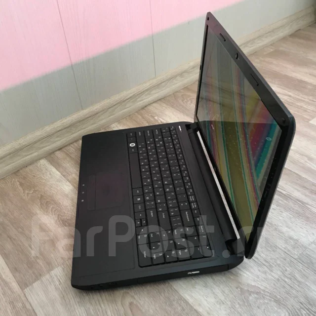DNS. 15.6", 2 500����, ��� 8 ��, ���� 500���, WiFi: 1, Bluetooth: 1, ����������� �� 1��. ����