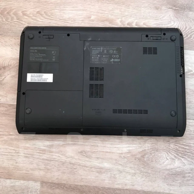 DNS. 15.6", 2 500����, ��� 8 ��, ���� 500���, WiFi: 1, Bluetooth: 1, ����������� �� 1��. ����