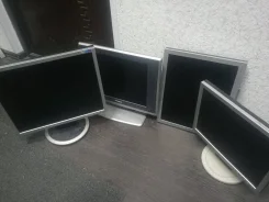 Hyundai. LCD (��) ����