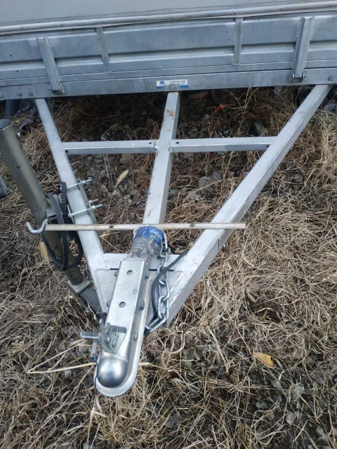 SB Trailer. �/�: 750���., �����: 200���. ����