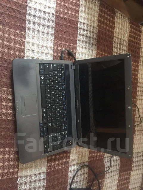 Samsung R525. 15.6", 2,2����, ��� 4 ��, ���� 500���, WiFi: 1, ����������� �� 3��. ����