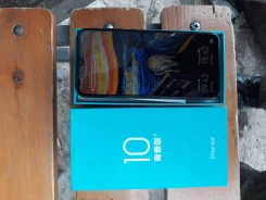Honor 10 lite. �����, 64 ��, ������, 4G LTE, NFC ����