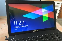 Asus X552M. 15.6", 1 600����, ��� 4 ��, ���� 500���, WiFi: 1, Bluetooth: 1, ����������� �� 72��. ����