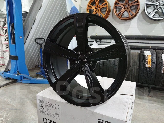 OZ Racing Montecarlo HLT. 9.5/11.0x20", 5x120, ET40/35, �� 79���. ����