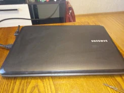 Samsung R540. 15.6", 1,9����, ��� 2048 ��, ���� 155���, WiFi ����