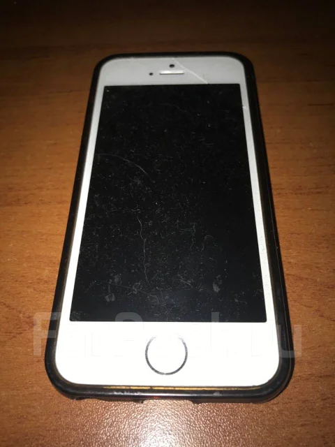 Apple iPhone 5c. �/�, �����, 4G LTE ����