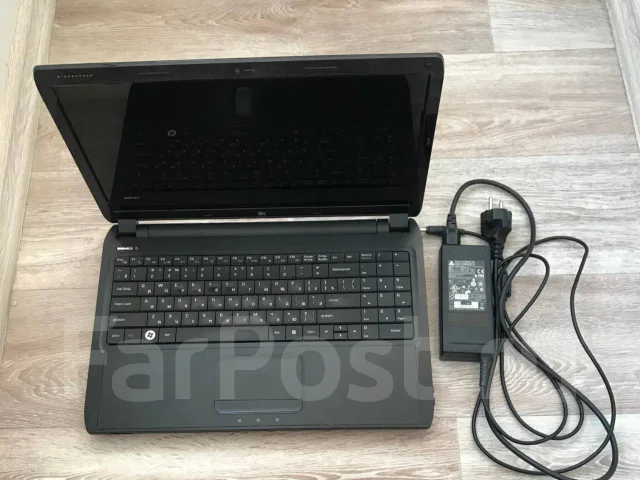 DNS Home. 15.6", 2,6����, ��� 4 ��, ���� 500���, WiFi: 1, Bluetooth: 1, ����������� �� 1��. ����