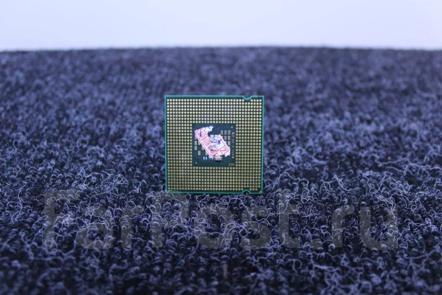 Intel Core 2 Quad Q8200 ����