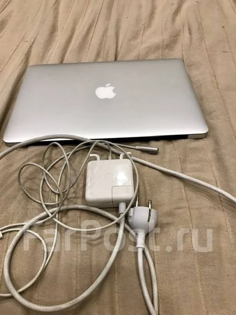 Apple MacBook Air 13 2011 Mid. 13.1", 2,7����, ���� 128���, WiFi: 1, Bluetooth: 1 ����