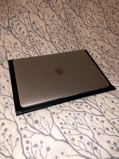 Apple MacBook Pro 13 2017 Mid. 13", 3,1����, ��� 8 ��, ���� 254���, WiFi: 1, Bluetooth: 1 ����